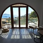 Onblue Vromolithos